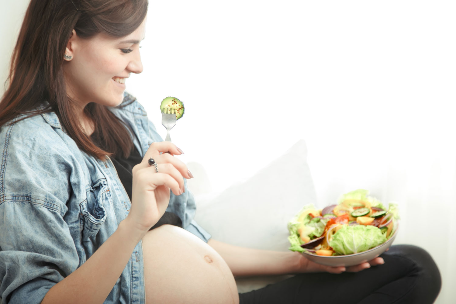 Photo d'une femme enceinte ou en allaitement avec une alimentation dédiée